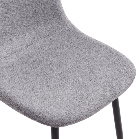 Anna ruokapöytätuoli - Harmaa tekstiili ja mustat jalat