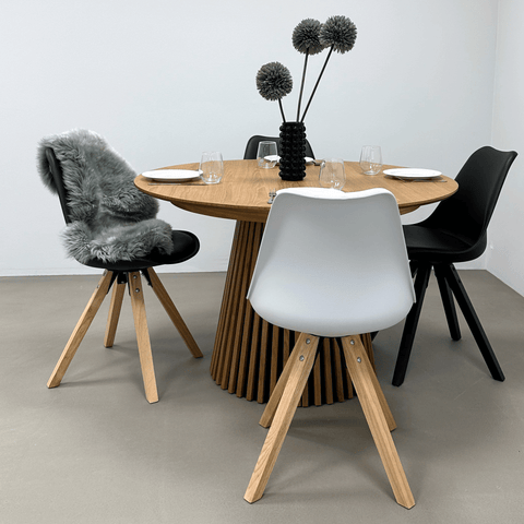 Aria ruokapöytätuoli musta puujaloilla