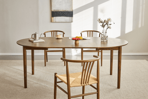 Naomi ruokapöydän tuoli savustetusta pyökistä, punotulla istuimella