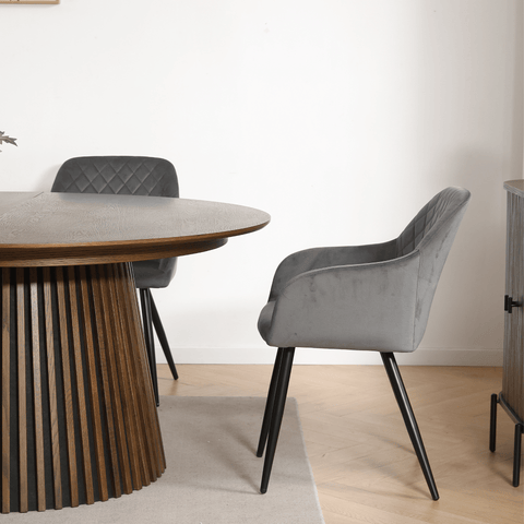 Carlo ruokapöytätuoli - Harmaa veluurinen käsinojilla varustettuna